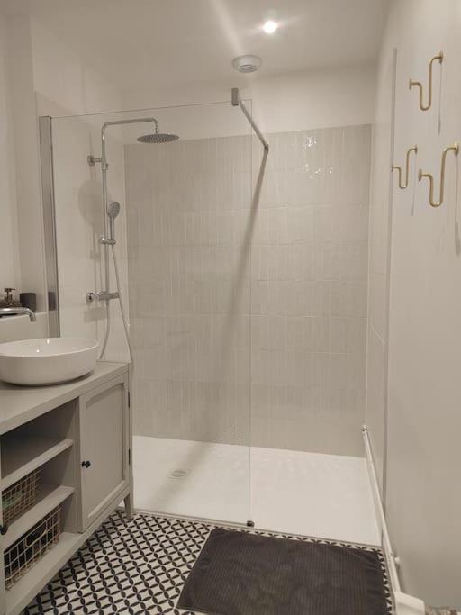 Magnifique Appartement Le Nid Des Thermes バニエール・ド・ビゴール エクステリア 写真